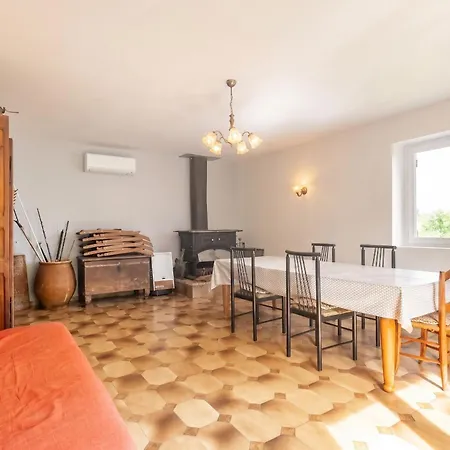 Maison De Charme A Puycelsi Avec Jardin Et Barbecue